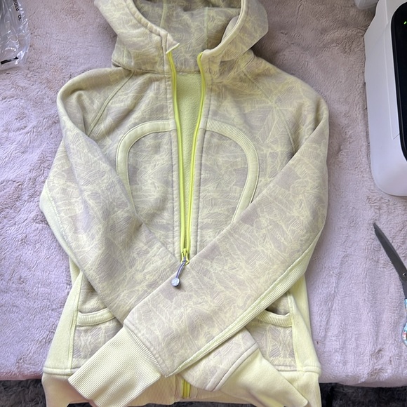 Lululemon size 6 Special Edition Scuba Hoodie - Picture 3 of 8
